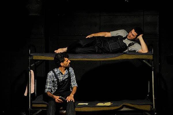 خسرو نشان و محسن امیریوسفی به تماشای «پیوند خونی» نشستند