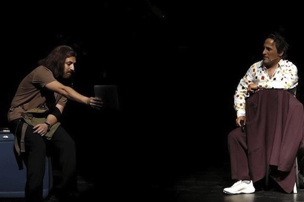 انتقاد سرابی از فیلم‌تئاتر «ترانه‌های محلی» و جوابیه اشکان خطیبی