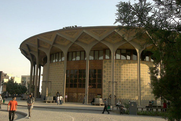 شهرداری ورودی کارگاه تئاترشهر را مسدود کرد