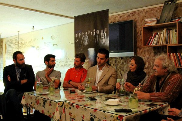 اولین اجرای «مرده های بی کفن و دفن» برای نابینایان اولین اجرای «مرده های بی کفن و دفن» برای نابینایان