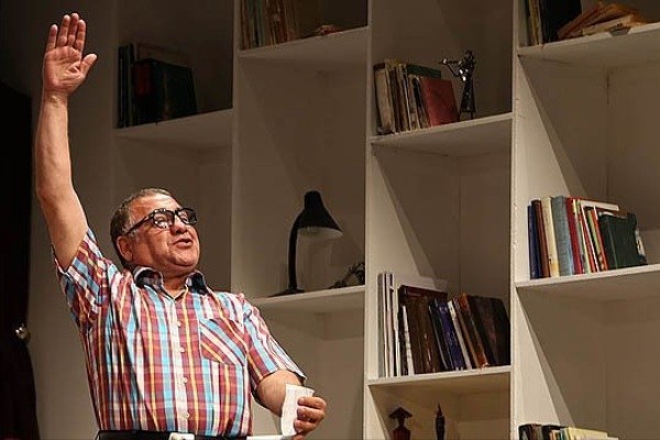 «پپرونی برای دیکتاتور» تمدید شد