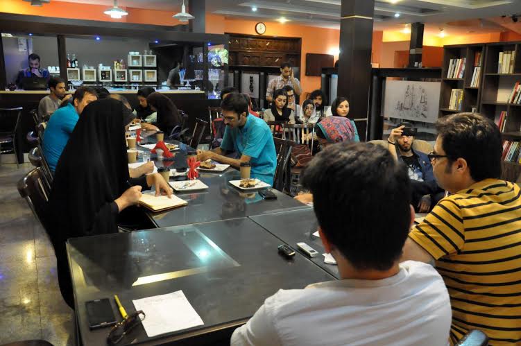 اکبر جلیلی: طراحی صحنه،لباس و نور در تئاتر ایران ضربه خورده است