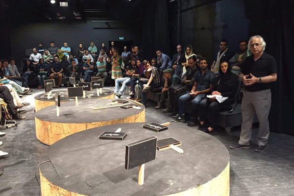 اجرای«مجلس انتقام جویی هملت» با حضور شمس لنگرودی آغاز شد