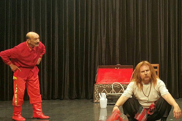 «پهلوان کچل» در فرهنگسرای ابن سینا روی صحنه می رود. «پهلوان کچل» در فرهنگسرای ابن سینا روی صحنه می رود.