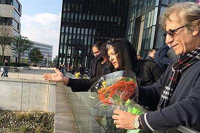 گلریزان هنرمندان به یاد هما روستا در کنار رود راین