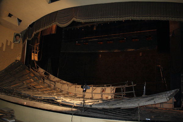 تالار اصلی تئاترشهر فروریخت / یک نفر مصدوم شد