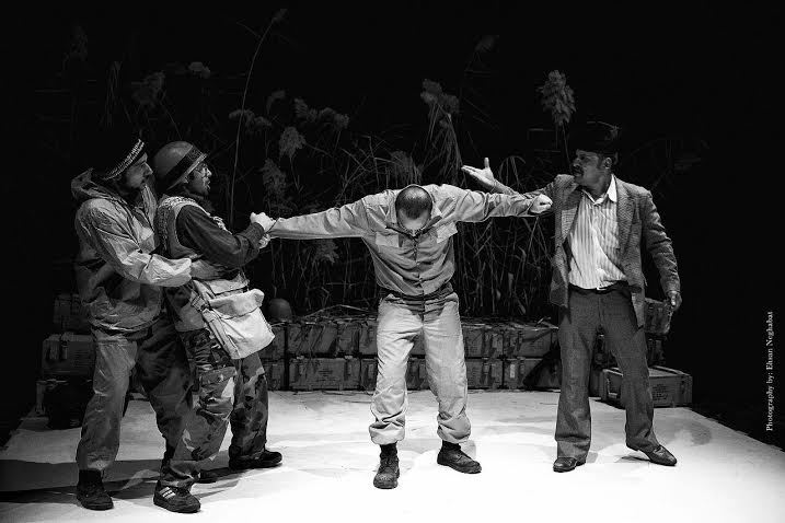 اجرای نمایش «ایستاده در موقعیت» در خانه نمایش اداره تئاتر