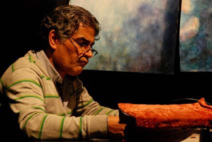 میکائیل شهرستانی «پدر» را روی صحنه می‌آورد