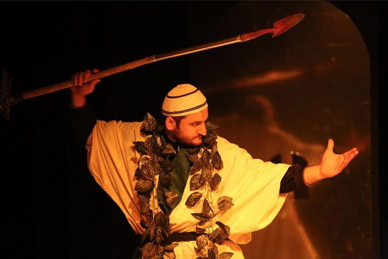 آغاز اجرای نمایش 