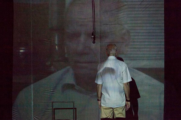 «یک دقیقه سکوت» یعقوبی در پراگ اجرا شد+تصاویر