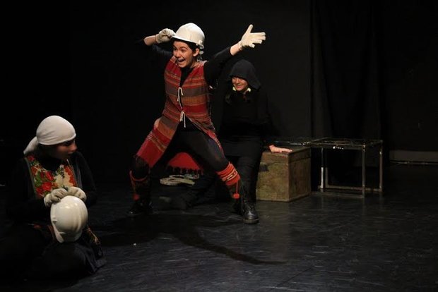 اجرای «دشمن بچه های شهر» در تماشاخانه انتظامی