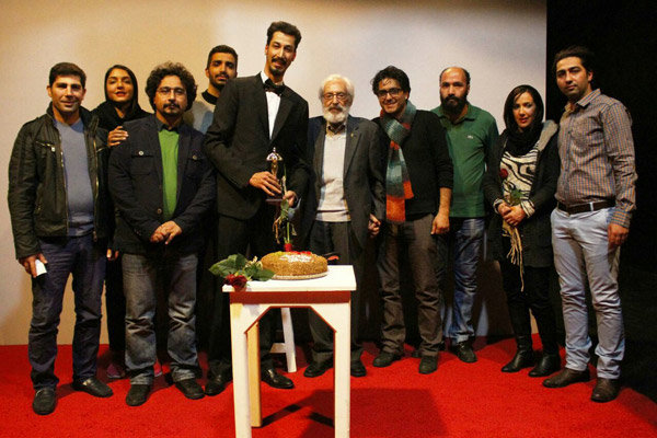 تولد 81سالگی جمشید مشایخی در روز افتتاح «جوجه تیغی»