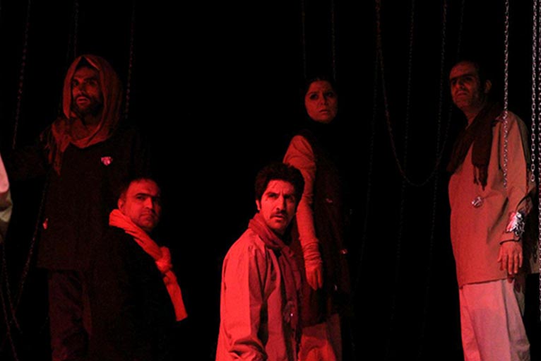 «طوفان» در حوزه هنری به روی صحنه رفت