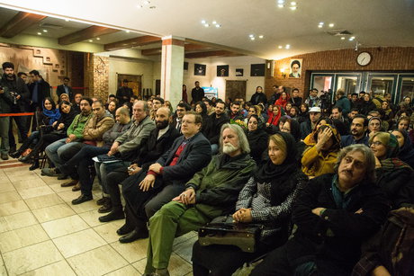 «شب آوازهایش را می خواند» اجراهای خود را آغاز کرد