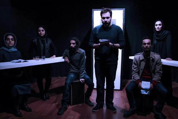 نمایشنامه خوانی «مهمانسرای دو دنیا» تمدید شد