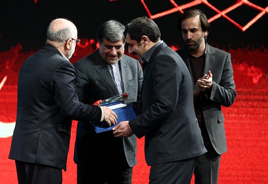 حاشیه‌های اختتامیه جشنواره سی و چهارم تئاتر فجر