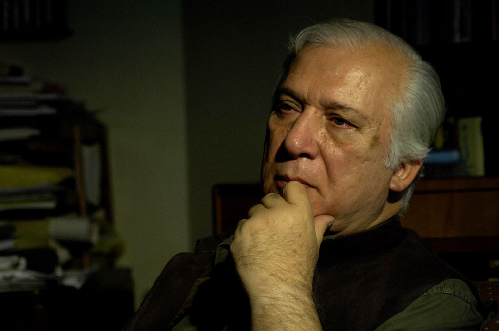 خسروسینایی زنگ افتتاحیه پرفورمنس «هملت و تو» را به صدا درمی‌آورد