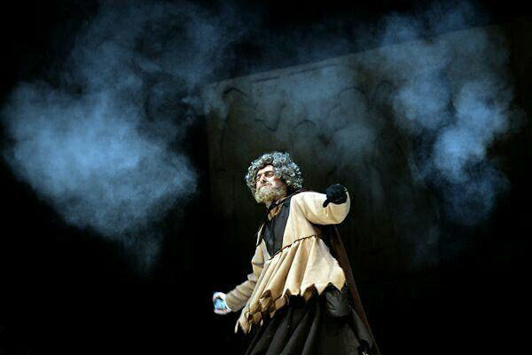 امشب دو نمایش به برنامه نقد تئاتر می‌روند