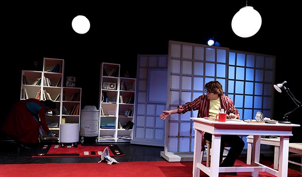 جلسه نقد و بررسی نمایش