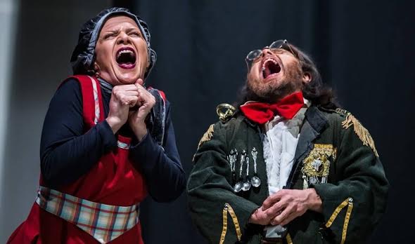 بهزاد فراهانی: نمایش«صندلی ها» اثری تکان دهنده است