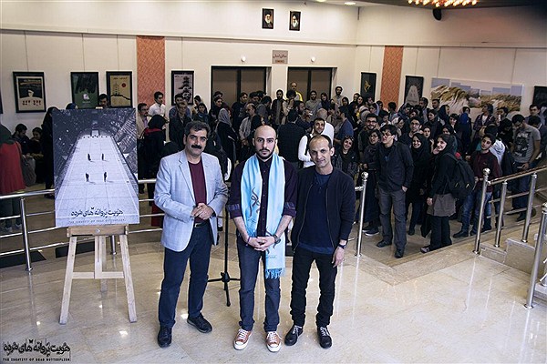 شال نمادین تالار مولوی بر گردن احمد سلگی