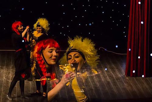 نمایش «مرز» برای هنرمندان و خبرنگاران روی صحنه می‌رود