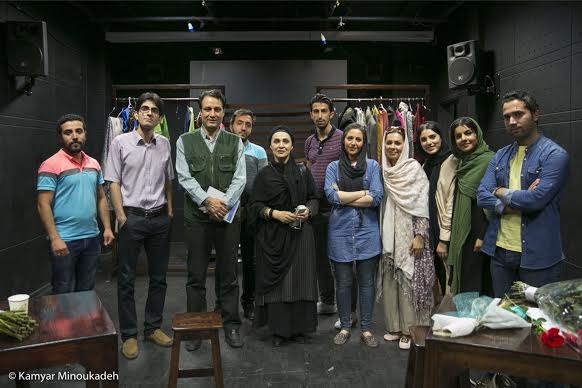 اجرای نمایش «ماز» به رویا نونهالی تقدیم شد اجرای نمایش «ماز» به رویا نونهالی تقدیم شد