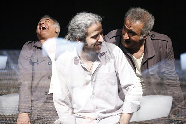 تخفیف پنجاه درصدی نمایش «تریو بدون هارمونی» به دانشجویان تخفیف پنجاه درصدی نمایش «تریو بدون هارمونی» به دانشجویان