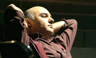 حمید امجد با «سه خواهر و دیگران» به تئاتر شهر می‌آید