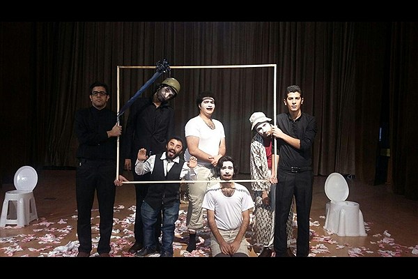 «تخم مرغ بدون زردینه» در تماشاخانه مشایخی روی صحنه می‌رود