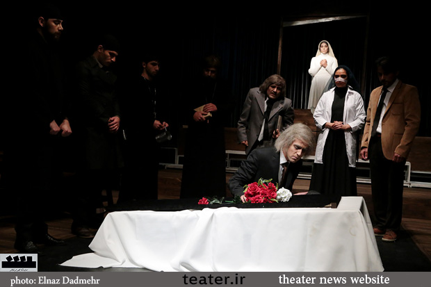 بازیگر نمایش«بیگانه» تغییر کرد