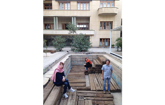 رضا کیانیان از زبان بارت سخن می‌گوید