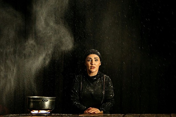 رویا نونهالی به بندرعباس رفت