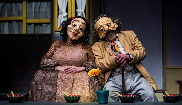 «خوشبختی‌های کوچک سوسک شدن» دو اجرایی می‌شود