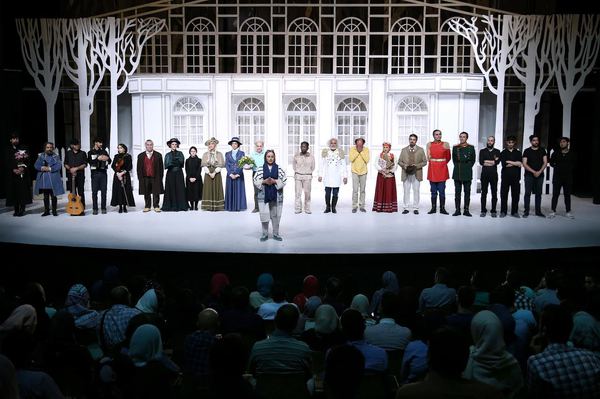 گلایه‌‌های تهیه‌کننده تئاتر «سه خواهر و دیگران»