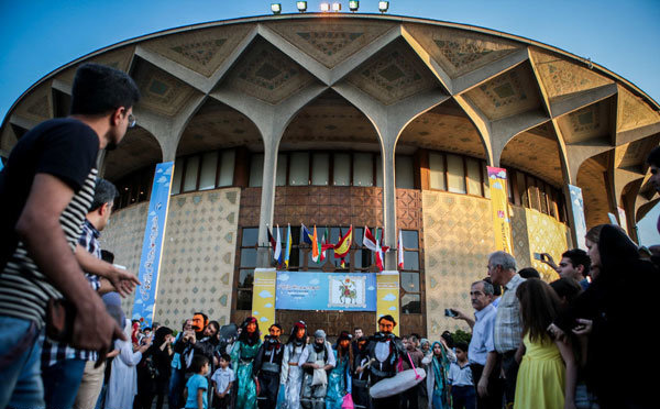 سفرای هلند و لهستان به دیدن عروسک‌ها آمدند