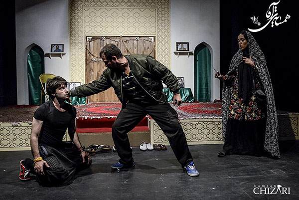 «همسایه ی آقا» با استقبال مخاطبان دو اجرایی شد «همسایه ی آقا» با استقبال مخاطبان دو اجرایی شد