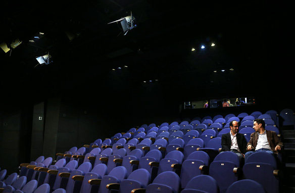 نصب صندلیهای جدید در تالار قشقایی برنامه اجراها را تغییر داد نصب صندلیهای جدید در تالار قشقایی برنامه اجراها را تغییر داد