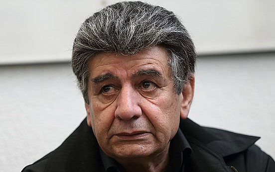 منوچهر والی زاده زنگ افتتاح نمایش «جايي كه پياده رو تموم ميشه»را نواخت