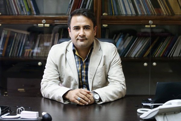 رضا دادویی از بنیاد رودکی رفت رضا دادویی از بنیاد رودکی رفت