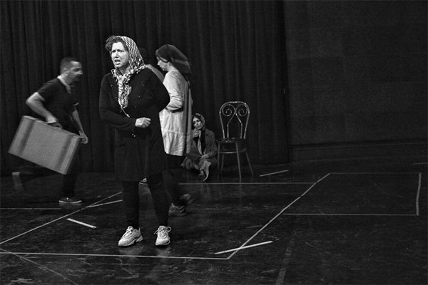 بازیگران تازه‌ترین نمایش گروه هنری تئاتر پارکینگ معرفی شدند