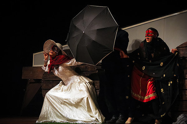 اجرای «آخرین انار دنیا» و «طپانچه خانم» در تئاتر شهر