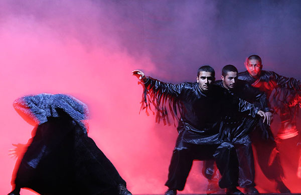 تئاتر آييني يا ديني، مساله اين است