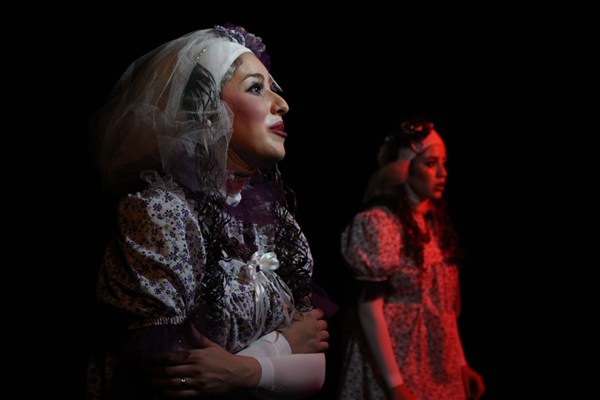 «پشت شیشه‌ها» در سالن رکن الدین خسروی اجرا می‌شود