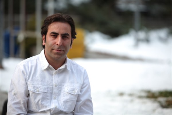 یوسف باپیری: نمی‌توانستم در صف انتظار تئاترشهر و ایرانشهر بمانم