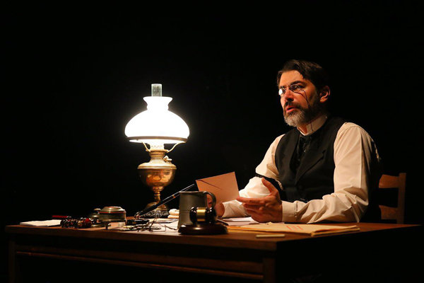 پارسا پیروزفر با «ماتریوشکا» در تماشاخانه پالیز