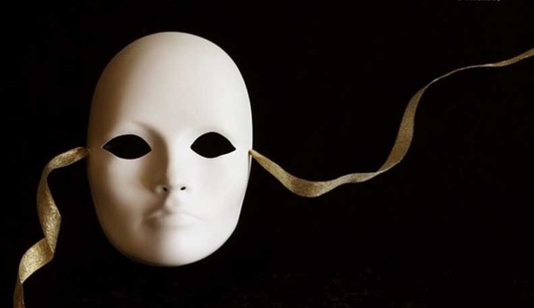 اجرای نمایشنامه «صدای سوت میاد سرت را بدزد» در نیاوران