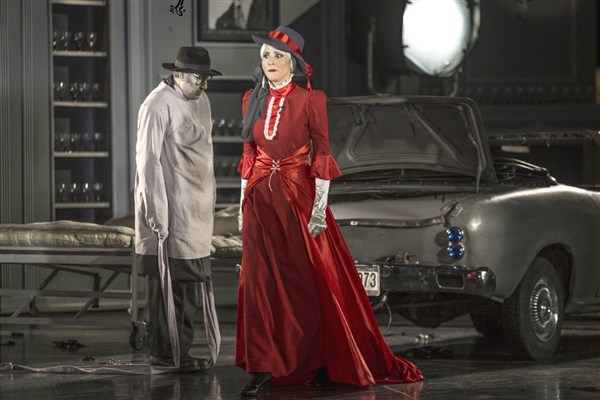 «می‌سی‌سی‌پی نشسته می‌میرد» از مرز فروش یک میلیارد تومان گذشت