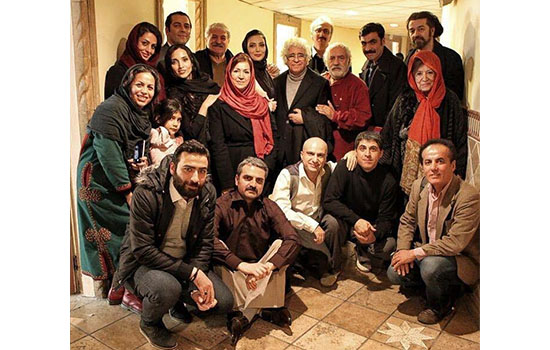 «لوریس چکناواریان» به تماشای «تیاتر سعدی، تابستان سی و دو» نشست «لوریس چکناواریان» به تماشای «تیاتر سعدی، تابستان سی و دو» نشست