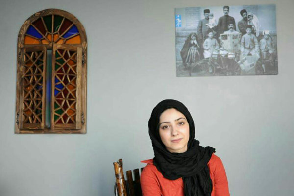 سمانه زندی‌ نژاد «کلاغ» را در تئاتر شهر به صحنه می برد